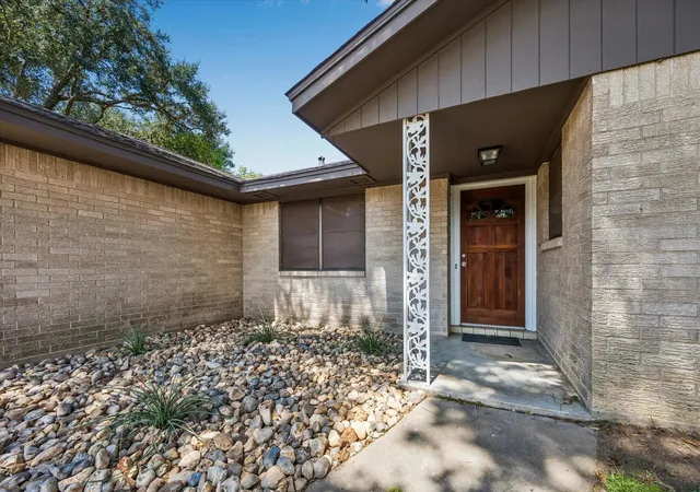 Photo 2 of Single family home for sale at 262 Old San Felipe Rd, Sealy, TX 77474 | MLS# 76979283 | Listing updated on 2026-09-07