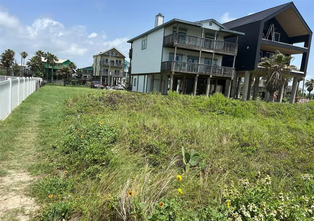 Photo 2 of Land for sale at 0 Ocean Dr, Galveston, TX 77554 | MLS# 85647925 | Listing updated on 2026-09-13