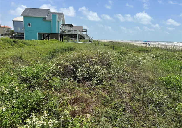 Photo 3 of Land for sale at 0 Ocean Dr, Galveston, TX 77554 | MLS# 85647925 | Listing updated on 2026-09-13