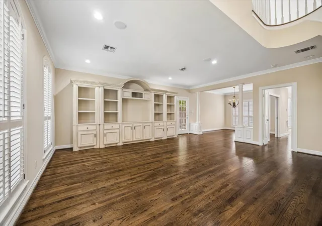 Photo 4 of Townhouse for sale at 1613 Norfolk St, Houston, TX 77006 | MLS# 60545904 | Listing updated on 2026-09-16