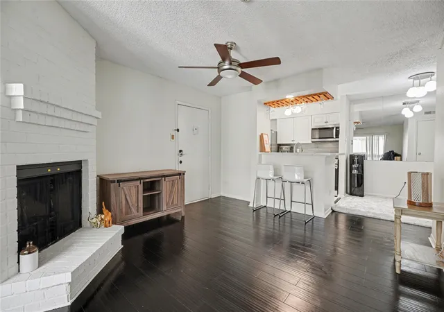 Photo 1 of Condo for sale at 1900 Bay Area Blvd #Q184, Houston, TX 77058 | MLS# 56852433 | Listing updated on 2026-09-12