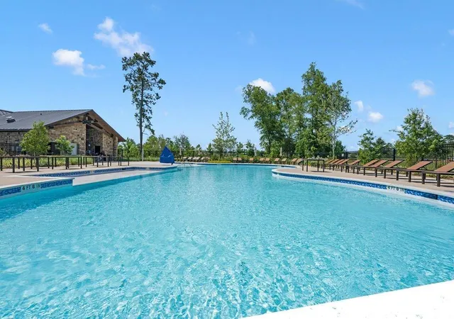 Photo 3 of Single family home for sale at 1948 Golden Spruce Ln, Conroe, TX 77301 | MLS# 23657503 | Listing updated on 2026-09-03