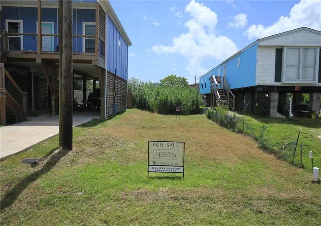 Photo 2 of Land for sale at 917 13th Street, Dickinson, TX 77539 | MLS# 77799605 | Listing updated on 2026-09-08