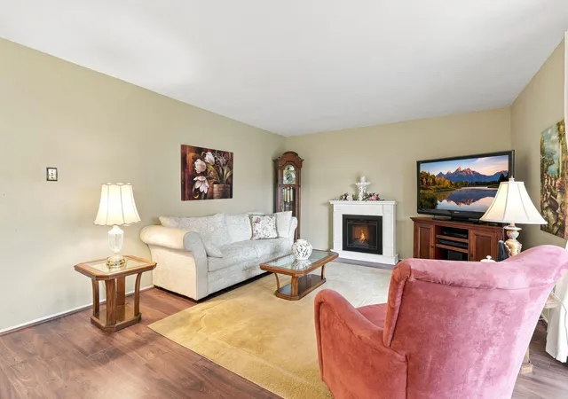 Photo 4 of Condo for sale at 14515 Wunderlich Dr #305, Houston, TX 77069 | MLS# 68913075 | Listing updated on 2026-09-19