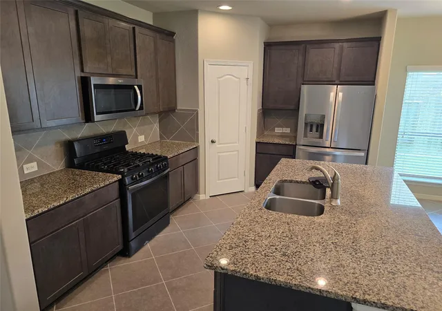 Photo 3 of Single family home for sale at 2027 Brookmont Dr, Conroe, TX 77301 | MLS# 58348905 | Listing updated on 2026-09-11