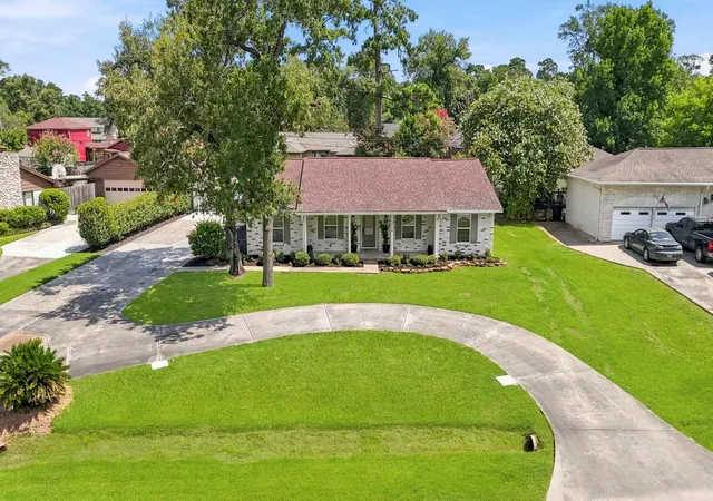 Photo 2 of Single family home for sale at 18918 Casper Dr, Spring, TX 77373 | MLS# 53658262 | Listing updated on 2026-10-04
