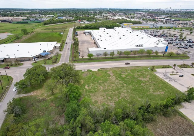 Photo 3 of Sale Pending at 502 W Cedar Byp Lynchburg Rd, Baytown, TX 77521 | MLS# 24850914 | Listing updated on 2026-09-18