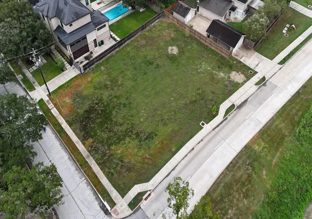 Photo 1 of Land for sale at 5031 Braesvalley Dr, Houston, TX 77096 | MLS# 36992406 | Listing updated on 2026-09-18