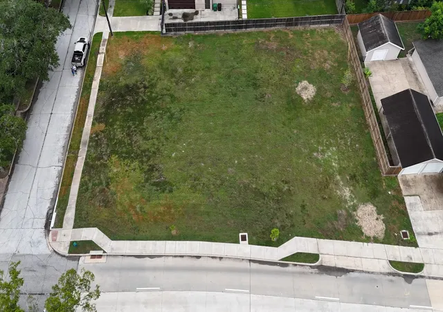 Photo 3 of Land for sale at 5031 Braesvalley Dr, Houston, TX 77096 | MLS# 36992406 | Listing updated on 2026-09-18