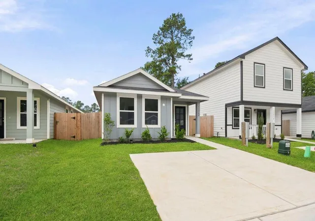Photo 2 of Single family home for sale at 11942 Detar Court Court, Willis, TX 77378 | MLS# 54201942 | Listing updated on 2026-09-11