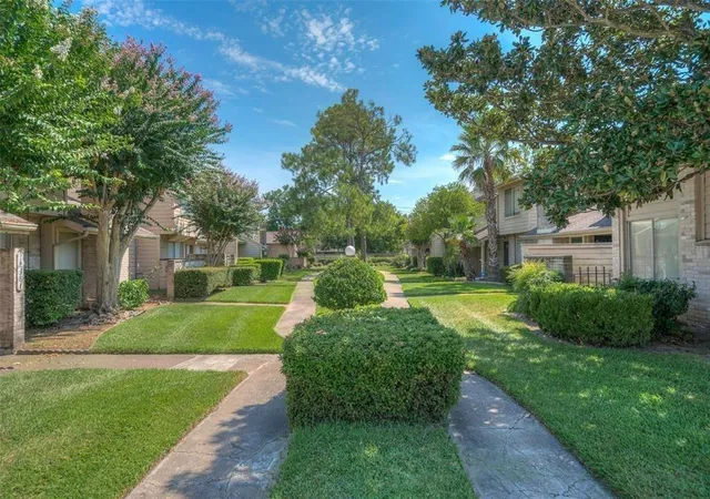 Photo 2 of Condo for sale at 10603 S Wilcrest Dr #27, Houston, TX 77099 | MLS# 33821562 | Listing updated on 2026-09-01