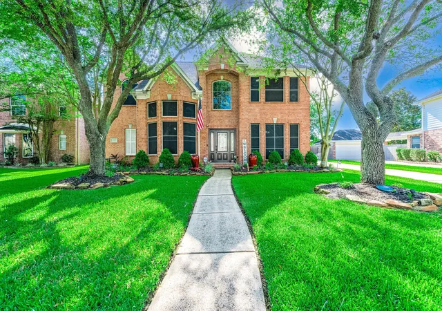 Photo 1 of Single family home for sale at 2807 Canyon Dr, Pearland, TX 77584 | MLS# 56978109 | Listing updated on 2026-09-10