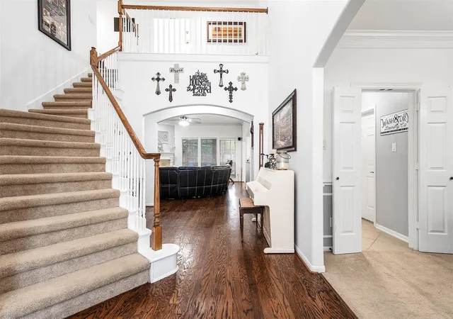 Photo 3 of Single family home for sale at 2807 Canyon Dr, Pearland, TX 77584 | MLS# 56978109 | Listing updated on 2026-09-10
