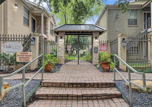 Condo for sale at 2700 Revere St #137, Houston, TX 77098 | MLS# 70202378
