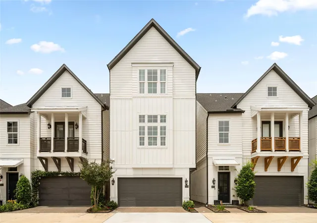 Photo 1 of Single family home for sale at 3418 Timbergrove Hts St, Houston, TX 77008 | MLS# 14766054 | Listing updated on 2026-09-09