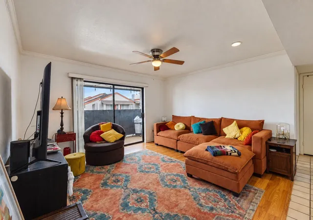 Photo 4 of Condo for sale at 3015 Walnut Bnd Ln #37, Houston, TX 77042 | MLS# 10072553 | Listing updated on 2026-09-24