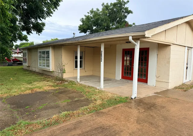 Photo 3 of Single family home for sale at 2622 34th Avenue N, Texas City, TX 77590 | MLS# 65079024 | Listing updated on 2026-09-04