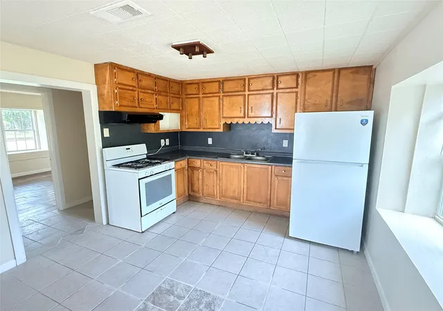 Photo 3 of Single family home for sale at 2622 34th Avenue N, Texas City, TX 77590 | MLS# 65079024 | Listing updated on 2026-09-04