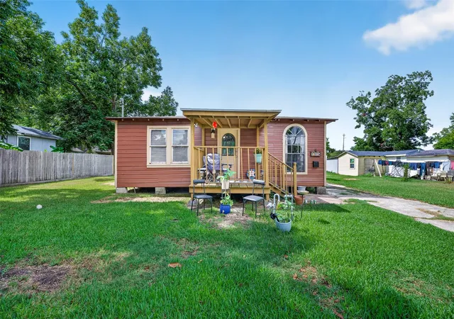 Photo 1 of Single family home for sale at 1715 W Humble St, Baytown, TX 77520 | MLS# 81416299 | Listing updated on 2026-10-02