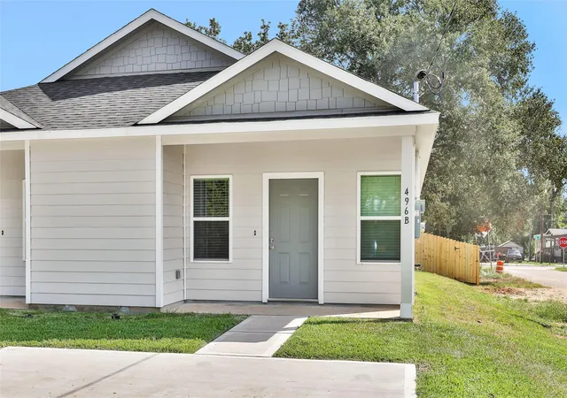 Photo 2 of Single family home for sale at 496 Golden St #A/B, Willis, TX 77378 | MLS# 62618043 | Listing updated on 2026-09-04