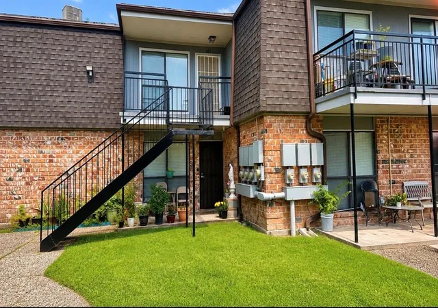 Photo 1 of Condo for sale at 10802 Kingspoint Rd #401, Houston, TX 77075 | MLS# 31668247 | Listing updated on 2026-09-09
