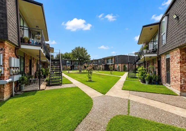Photo 3 of Condo for sale at 10802 Kingspoint Rd #401, Houston, TX 77075 | MLS# 31668247 | Listing updated on 2026-09-09