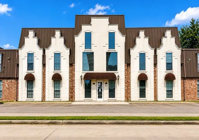 Listing Photo 5 - Condo for sale in building located at 10802 Kingspoint Rd, Houston, TX 77075 - Unit #401