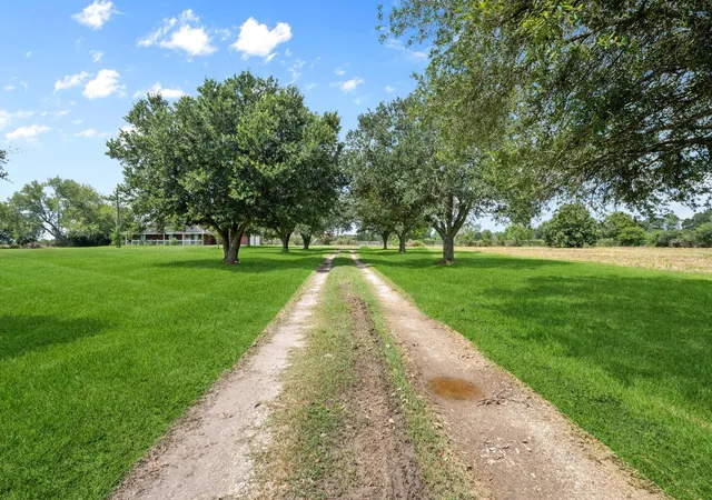 Photo 3 of Single family home for sale at 35891 Highway 365, Nome, TX 77629 | MLS# 41875308 | Listing updated on 2026-09-21