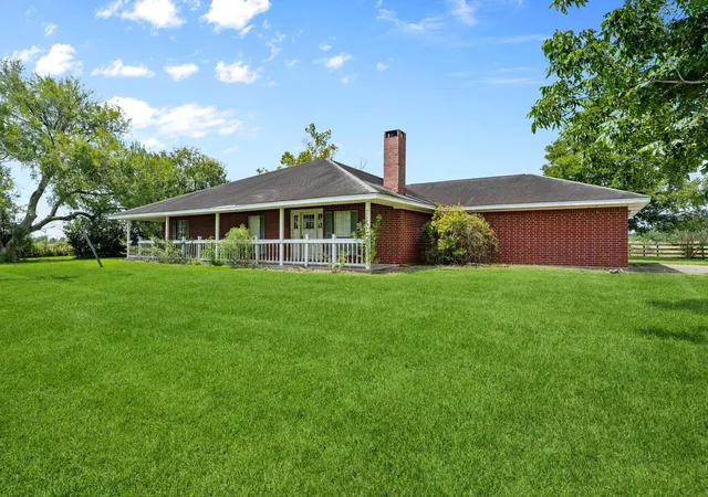 Photo 4 of Single family home for sale at 35891 Highway 365, Nome, TX 77629 | MLS# 41875308 | Listing updated on 2026-09-21