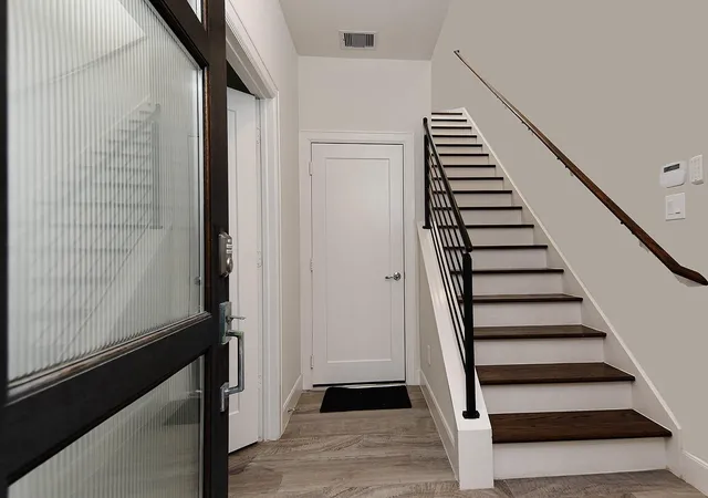 Photo 3 of Single family home for sale at 2427 W 11th Street, Houston, TX 77008 | MLS# 47975438 | Listing updated on 2026-09-11