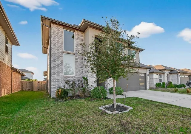 Photo 3 of Single family home for sale at 7538 Keystone Blossom Trl, Richmond, TX 77407 | MLS# 39052815 | Listing updated on 2026-09-17