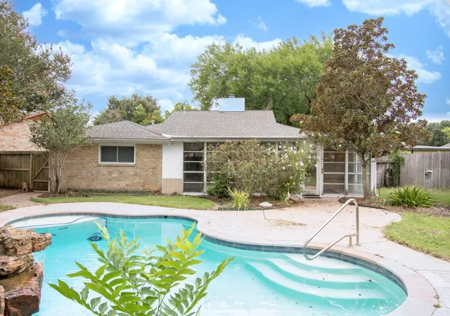 Photo 1 of Single family home for sale at 2507 Sage Brush Ln, Sugar Land, TX 77479 | MLS# 56859093 | Listing updated on 2026-09-21