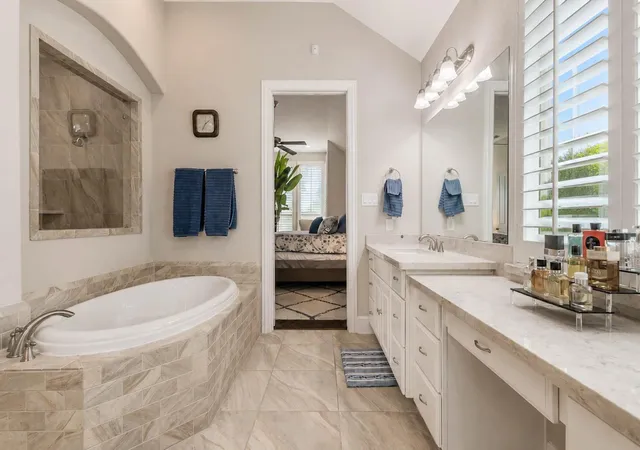 Photo 4 of Single family home for sale at 4830 Trickle Crk Dr, Fulshear, TX 77441 | MLS# 89685970 | Listing updated on 2026-09-19