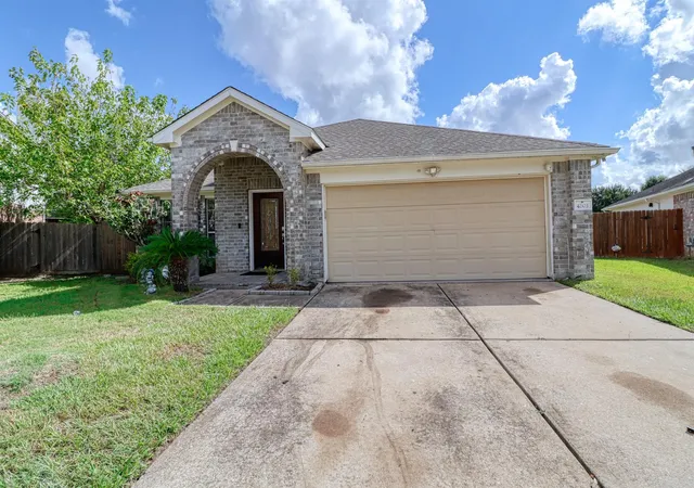 Photo 3 of Single family home for sale at 4203 Bearden Pl Ln, Houston, TX 77082 | MLS# 34342434 | Listing updated on 2026-09-19
