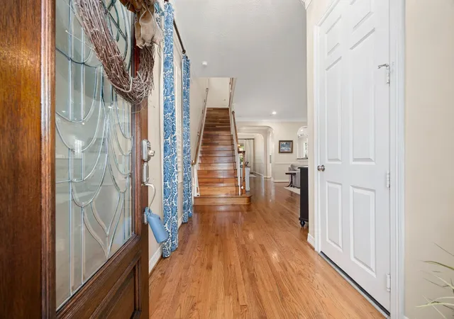 Photo 3 of Sale Pending at 137 White Dr, Bellaire, TX 77401 | MLS# 81777529 | Listing updated on 2026-09-21
