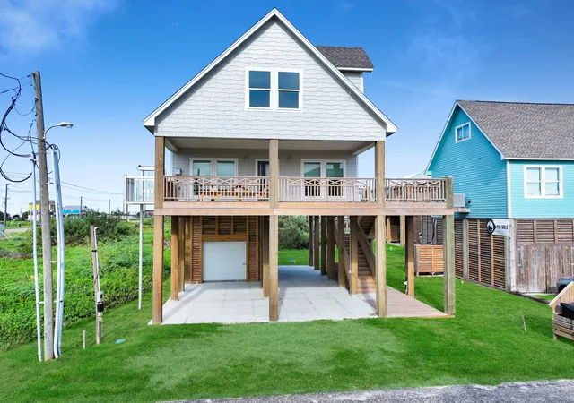 Photo 3 of Single family home for sale at 990 Peachtree, Gilchrist, TX 77617 | MLS# 37996271 | Listing updated on 2026-09-15