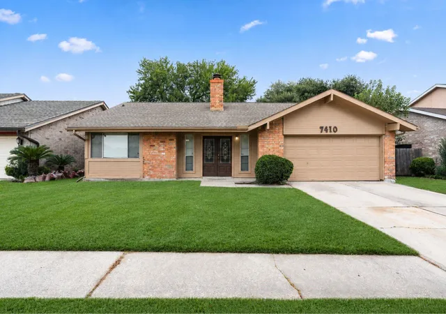 Photo 1 of Single family home for sale at 7410 Seton Lake Dr, Houston, TX 77086 | MLS# 80238227 | Listing updated on 2026-09-03