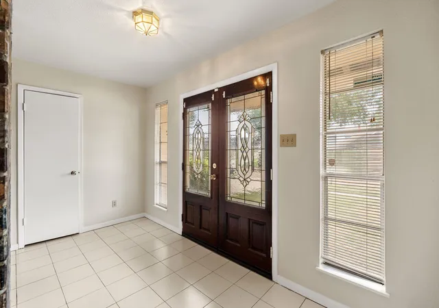 Photo 3 of Single family home for sale at 7410 Seton Lake Dr, Houston, TX 77086 | MLS# 80238227 | Listing updated on 2026-09-03