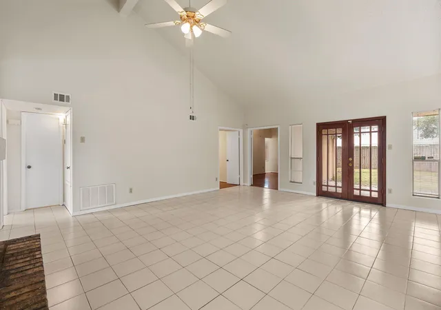 Photo 3 of Single family home for sale at 7410 Seton Lake Dr, Houston, TX 77086 | MLS# 80238227 | Listing updated on 2026-09-03