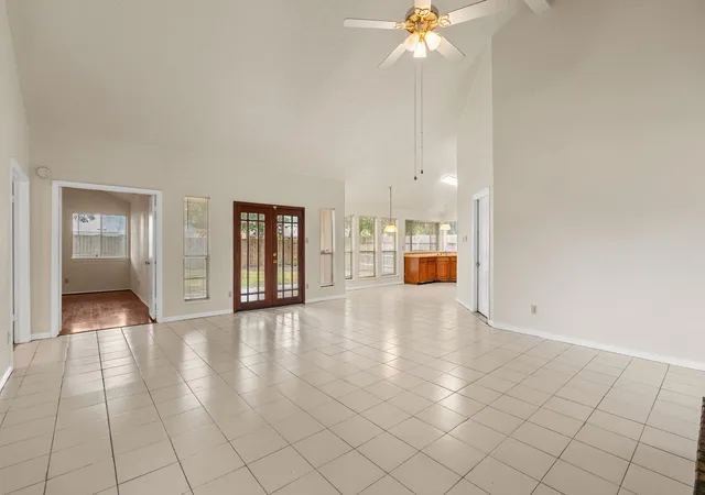 Photo 4 of Single family home for sale at 7410 Seton Lake Dr, Houston, TX 77086 | MLS# 80238227 | Listing updated on 2026-09-03