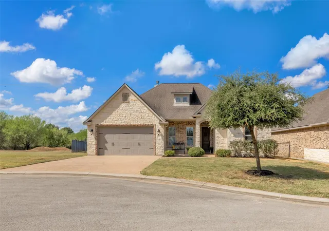 Photo 2 of Single family home for sale at 4671 Stonecrest Ct S, Bryan, TX 77808 | MLS# 69825316 | Listing updated on 2026-09-18
