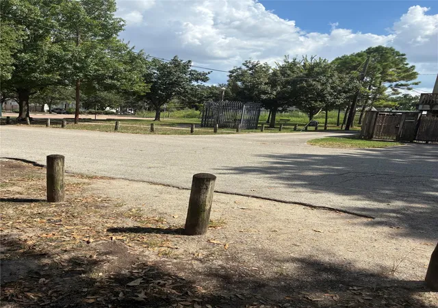 Photo 2 of Land for sale at 1143 Yale St, Houston, TX 77008 | MLS# 19820483 | Listing updated on 2026-09-17
