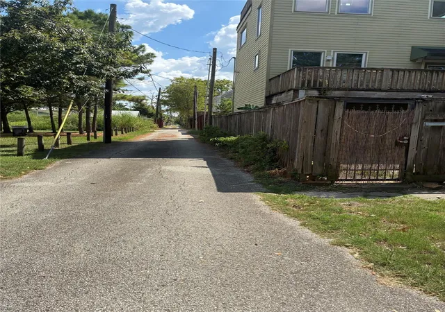Photo 3 of Land for sale at 1143 Yale St, Houston, TX 77008 | MLS# 19820483 | Listing updated on 2026-09-17