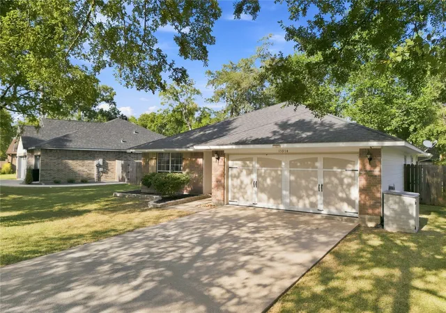 Photo 3 of Single family home for sale at 15914 Castaway Ct, Crosby, TX 77532 | MLS# 17764665 | Listing updated on 2026-09-08