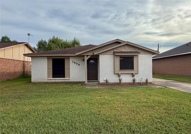 Photo 1 of Single family home for sale at 1405 N Ave M, Freeport, TX 77541 | MLS# 88836141 | Listing updated on 2026-09-04