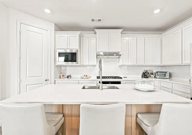 Photo 3 of Single family home for sale at 9718 Perdita Trl, Missouri City, TX 77459 | MLS# 9340008 | Listing updated on 2026-10-09