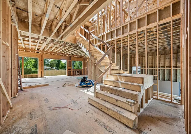 Photo 3 of Single family home for sale at 2031 Saxon Dr, Houston, TX 77018 | MLS# 17220396 | Listing updated on 2026-09-11