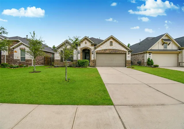 Photo 3 of Sale Pending at 3033 Kathryn Oaks Ln, Spring, TX 77386 | MLS# 45848388 | Listing updated on 2026-09-20