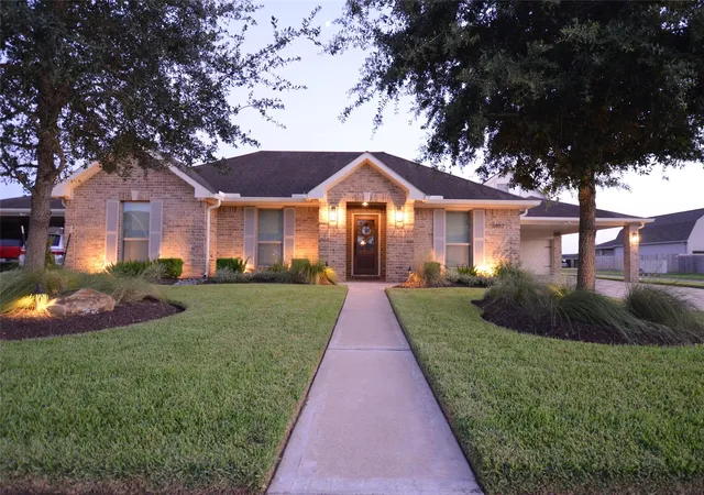 Photo 3 of Sale Pending at 6802 Arlington Dr, Manvel, TX 77578 | MLS# 68408852 | Listing updated on 2026-09-12