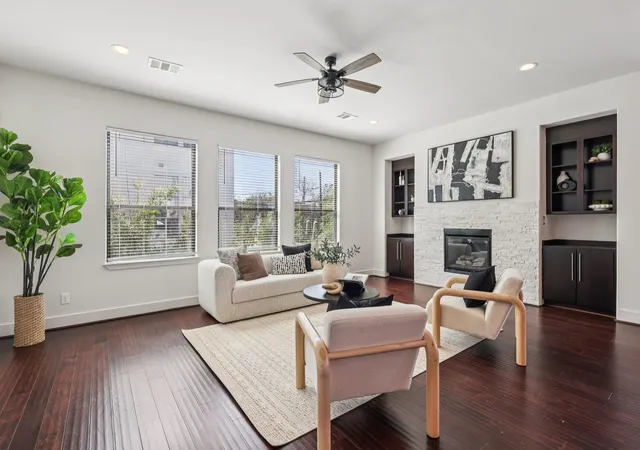 Photo 1 of Townhouse for sale at 1771 Michigan St, Houston, TX 77006 | MLS# 83392547 | Listing updated on 2026-09-15